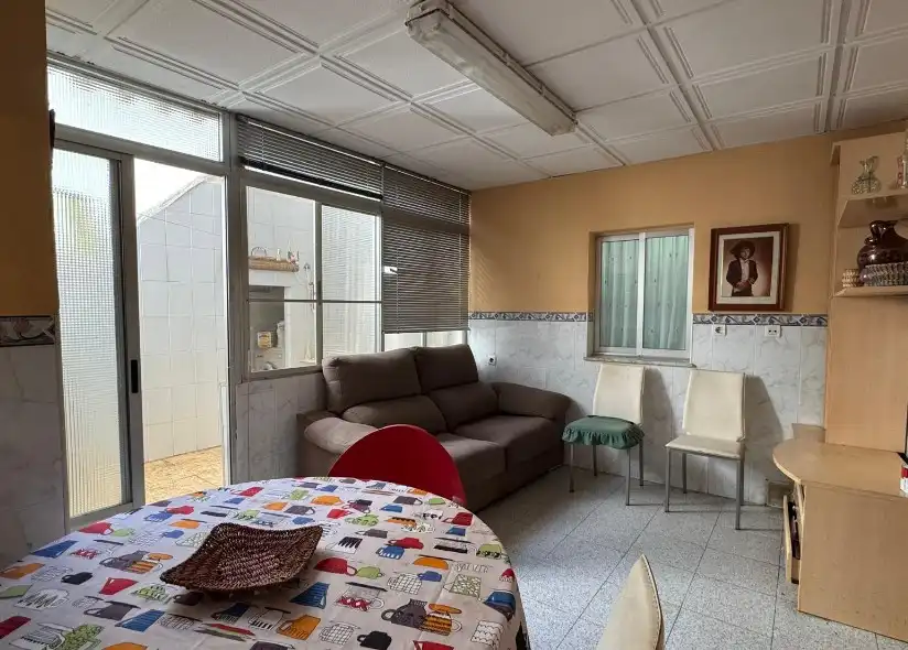 Sala d'estar de Casa o xalet en venda en Castellón de la Plana / Castelló de la Plana amb Terrassa, Traster i Moblat