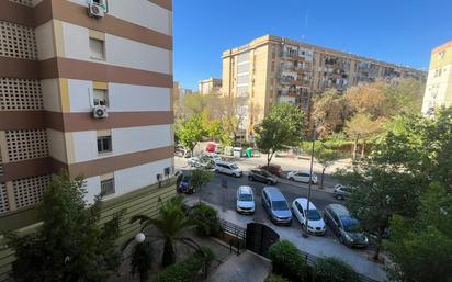 Exterior view of Flat for sale in  Sevilla Capital  with Terrace