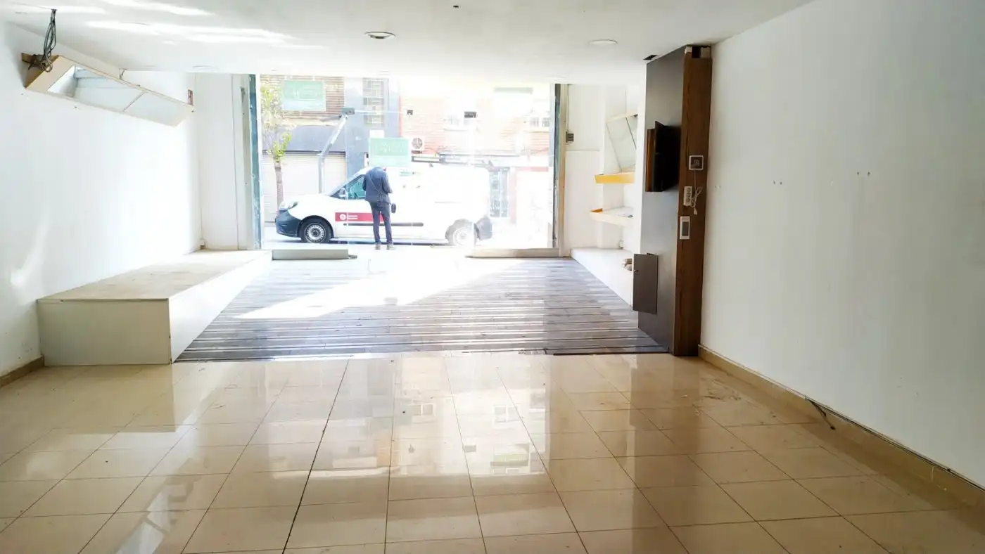 Local en venta en Ripollet