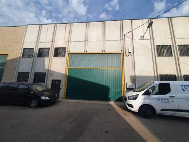 Nave industrial en Venta en C/ Travesía Tolón en La Puebla de Alfindén