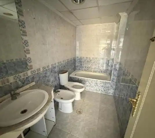 Baño de Piso en venta en Almoradí con Terraza, Balcón y Piscina comunitaria