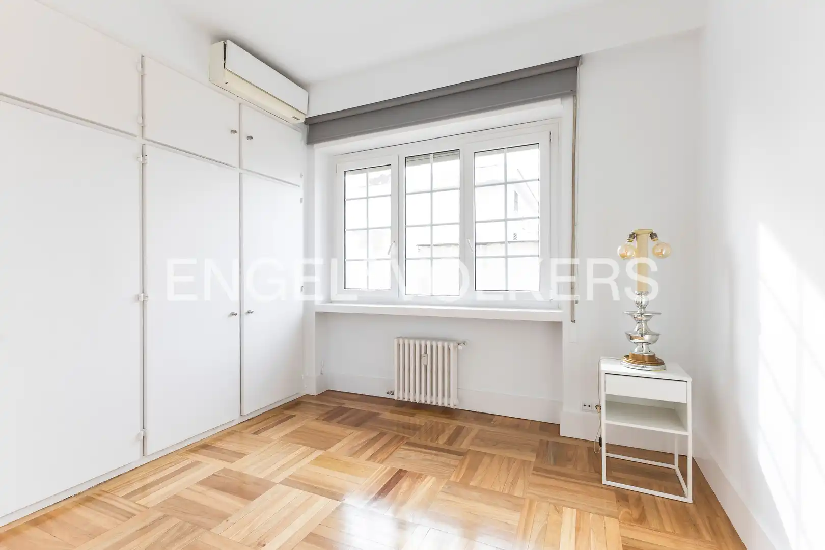 Schlafzimmer von Wohnung zur Miete in Madrid mit Klimaanlage, Heizung und Parkett