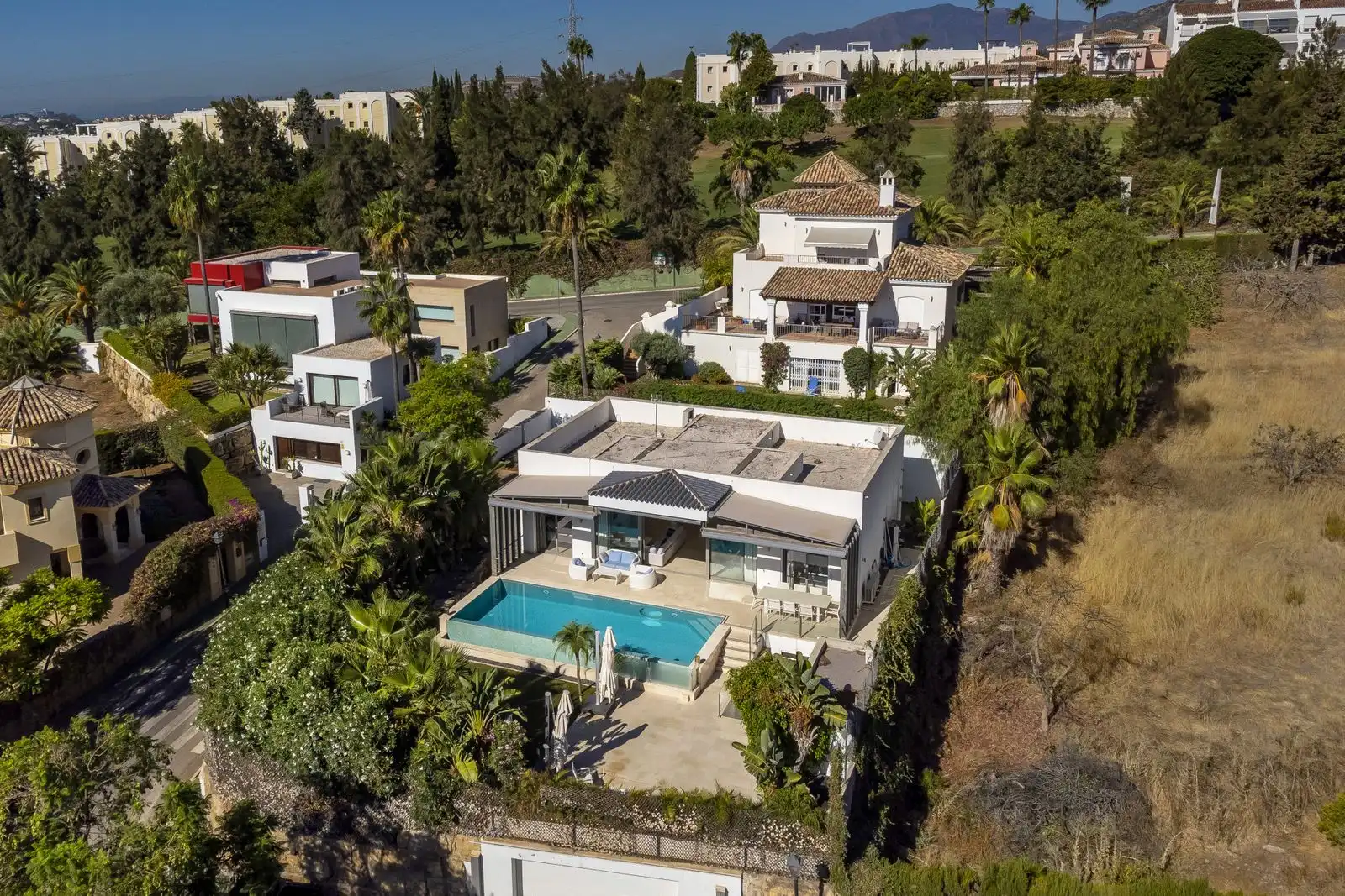 Villa mit Pool zur Miete in Avenida Tomás Pascual 22