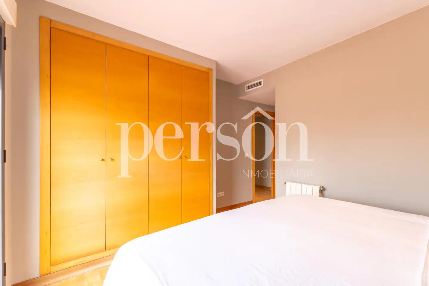 Habitación de Ático de alquiler en Valencia con Aire acondicionado, Terraza y Amueblado