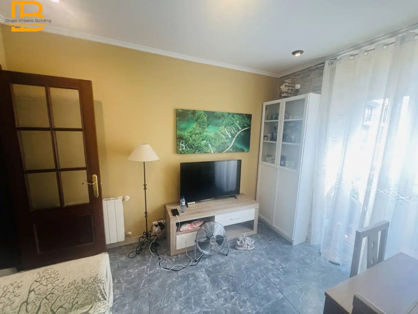 Sala de estar de Piso en venta en Colindres con Calefacción, Terraza y Amueblado