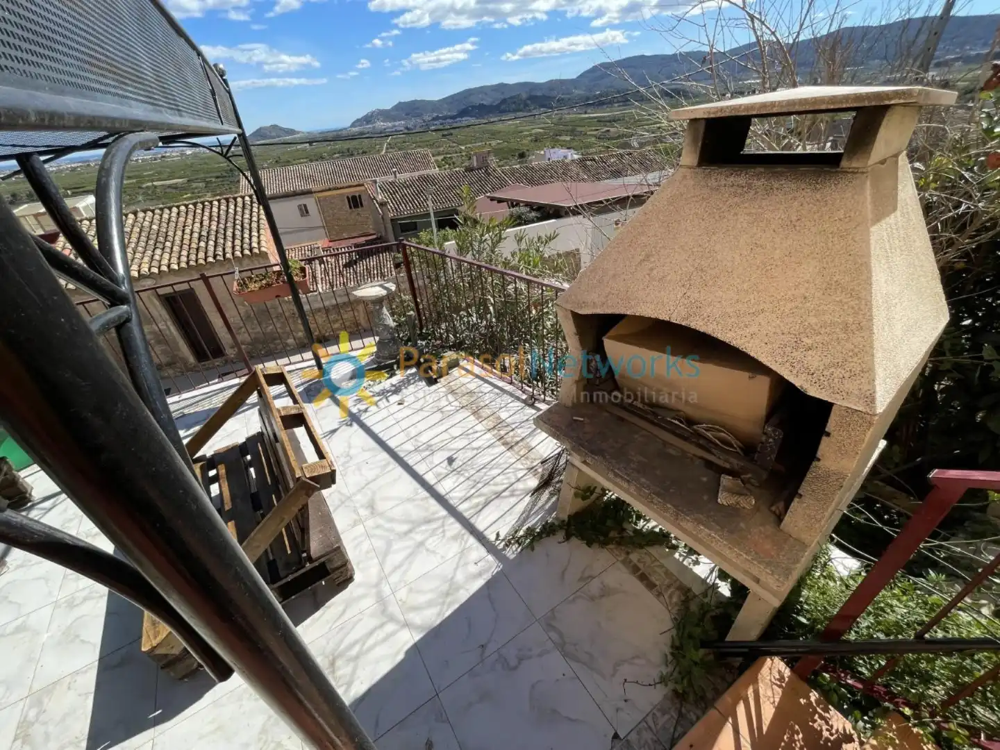 Terrace of Buildings for sale in Ador  with Community pool