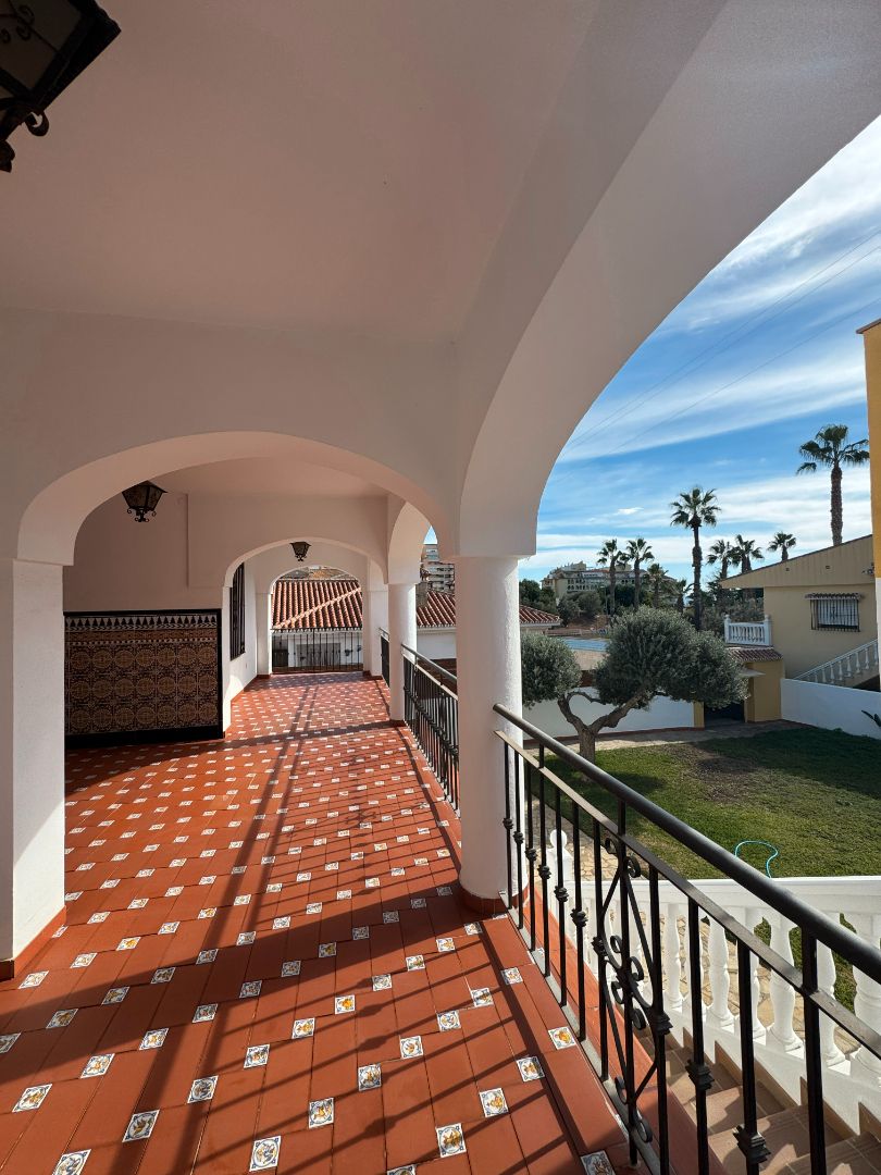 Casa adosada en venda en Rincón de la Victoria amb Jardí privat, Terrassa i Moblat