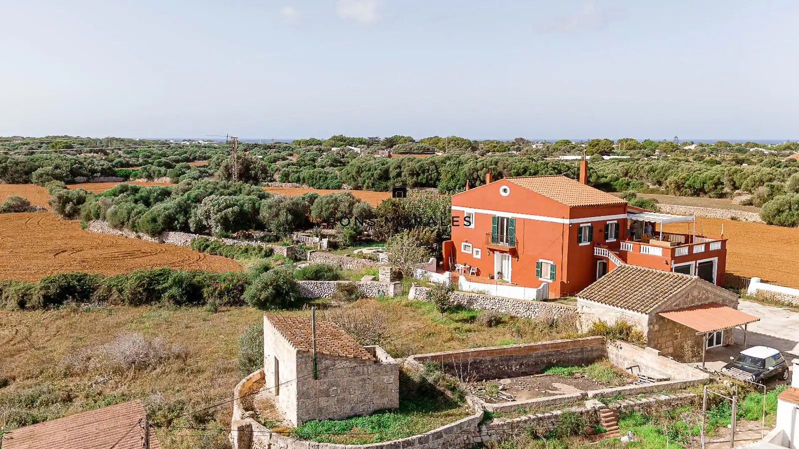 Casa rústica con terraza en venta en Cala Blanca