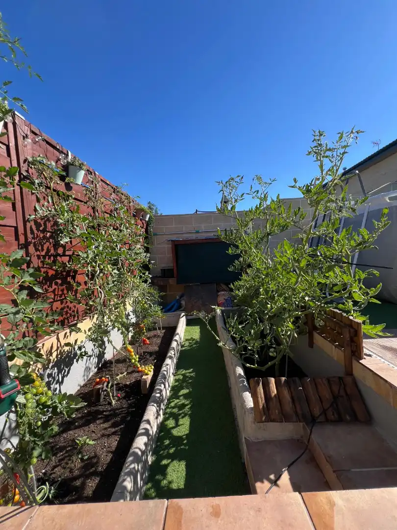 Jardín de Casa adosada en venta en Villalbilla con Aire acondicionado, Calefacción y Jardín privado
