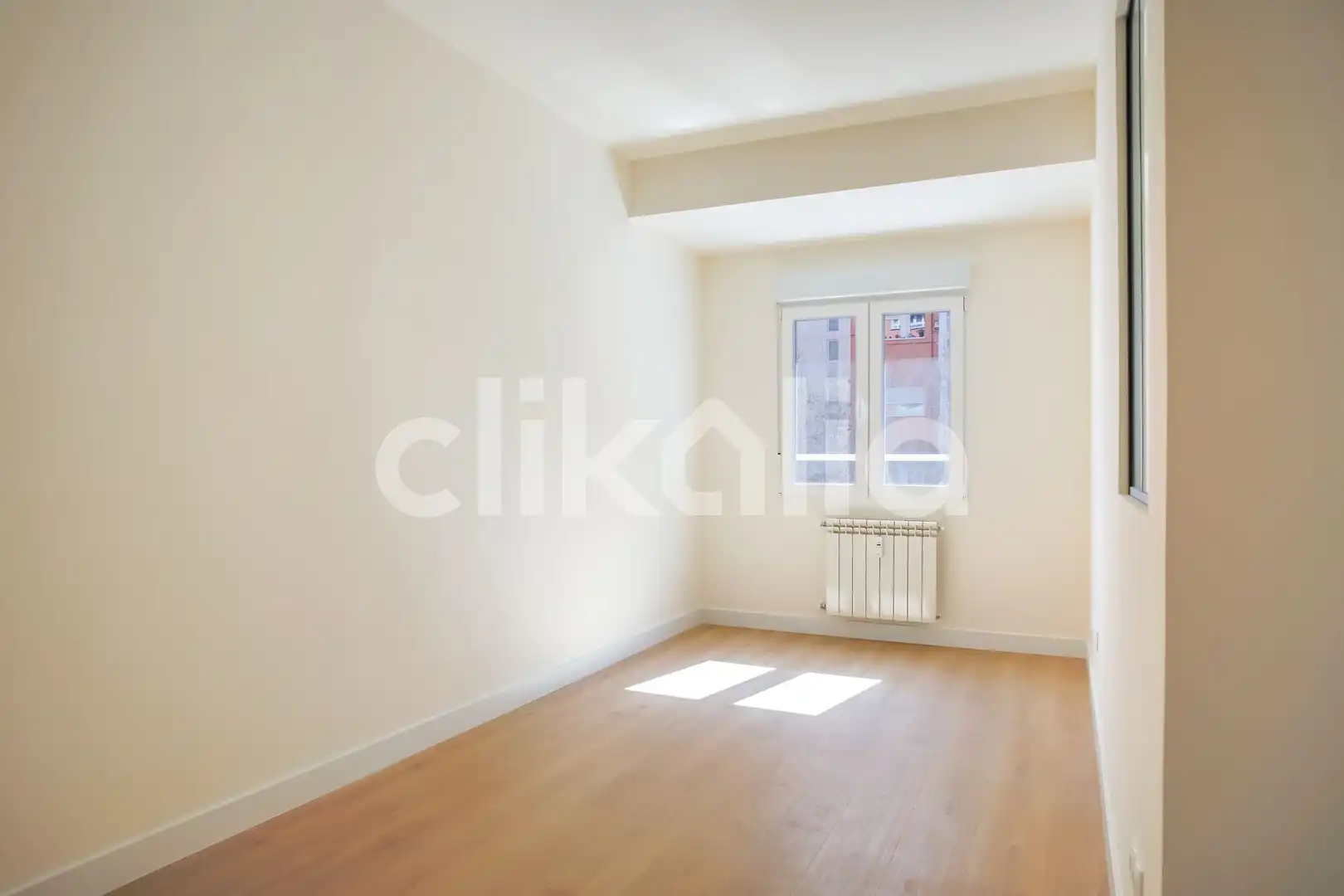 Bedroom of Flat for sale in  Madrid Capital  with Air Conditioner and Heating