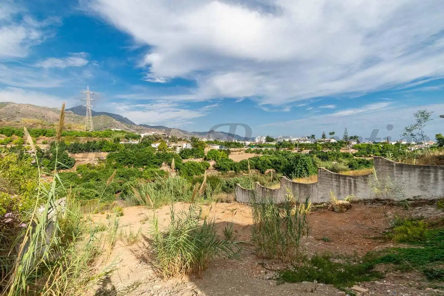Terreny residencial en venda a Avda Pescia - Ctra de Frigiliana
