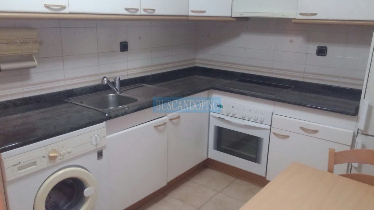 Kitchen of Apartment to rent in  Logroño  with Heating, Parquet flooring and Furnished