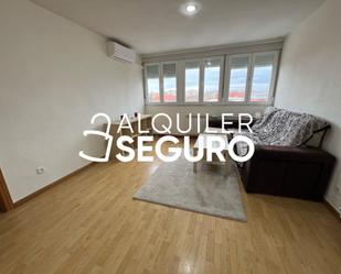 Living room of Flat to rent in  Madrid Capital  with Air Conditioner, Heating and Furnished