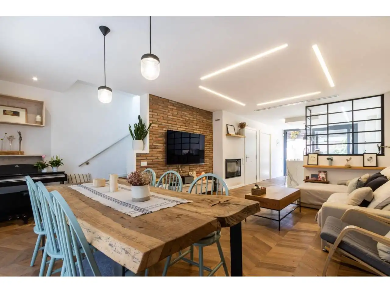 Living room of Detached homes for sale in Sant Llorenç Savall  with Air Conditioner