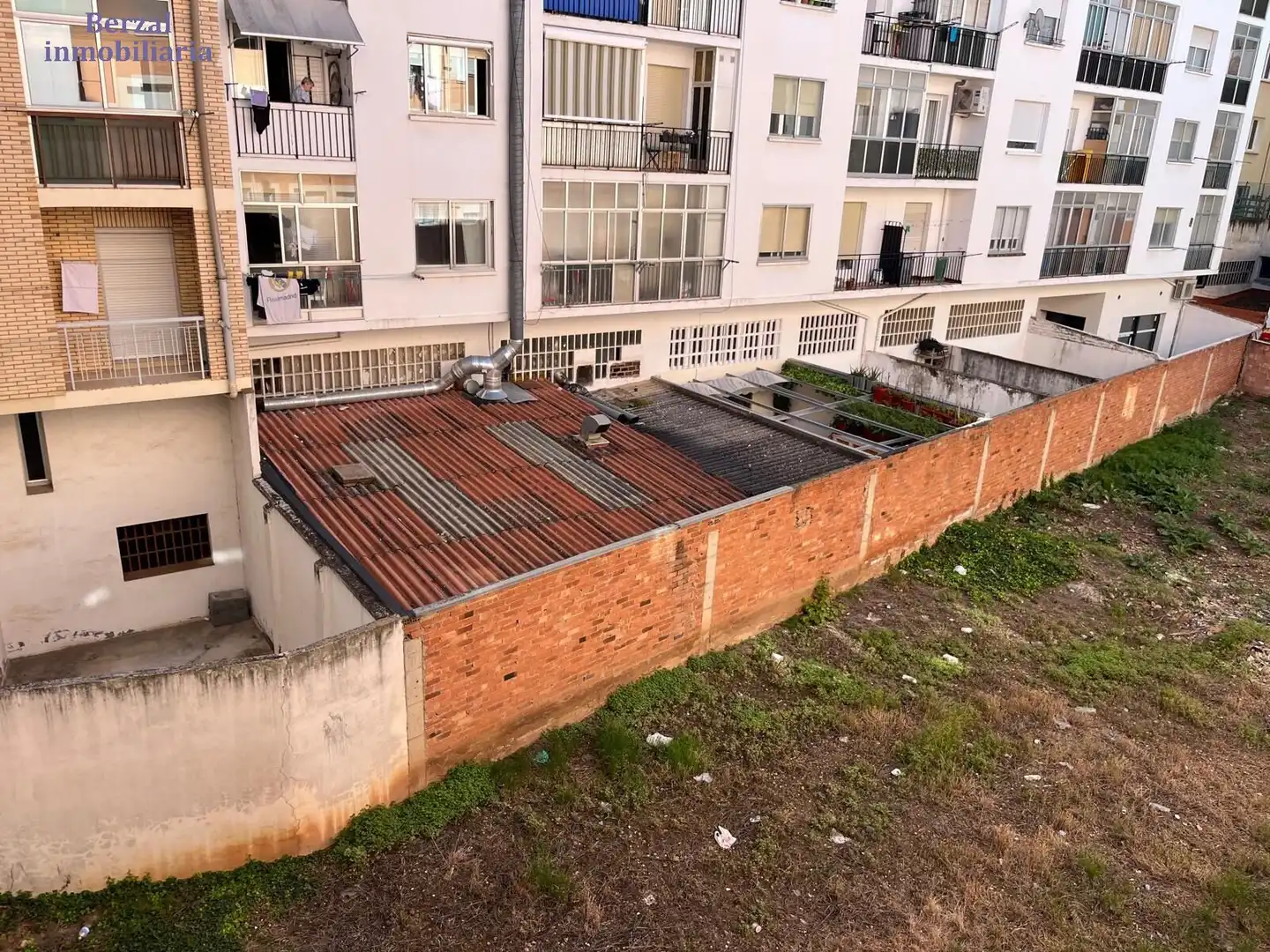 Vista exterior de Piso en venta en  Logroño con Calefacción y Trastero