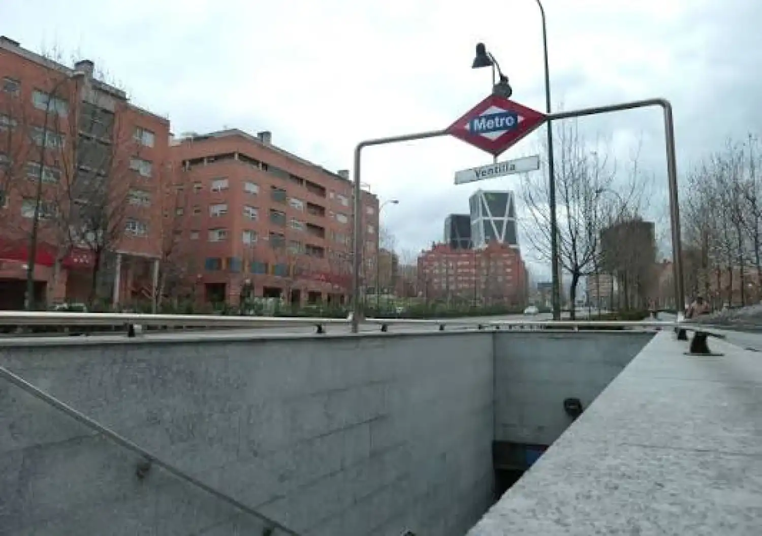 Außenansicht von Wohnung zur Miete in Madrid mit Klimaanlage, Heizung und Ofen