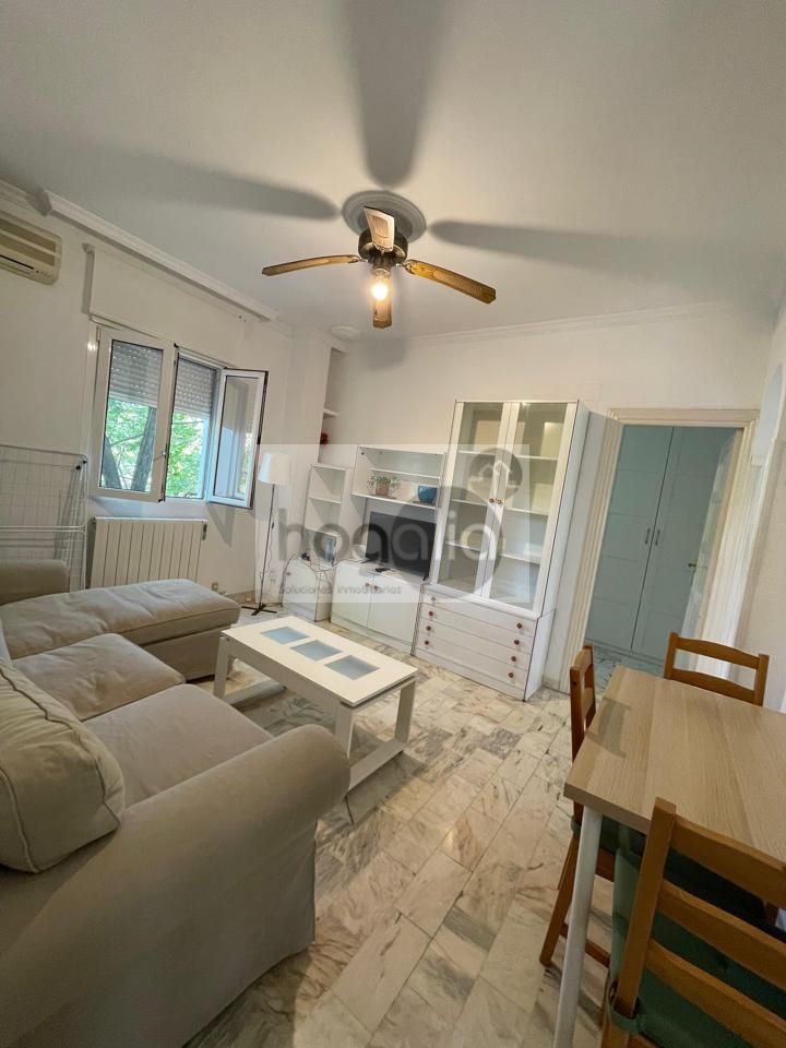 Living room of Flat to rent in  Sevilla Capital  with Air Conditioner and Furnished