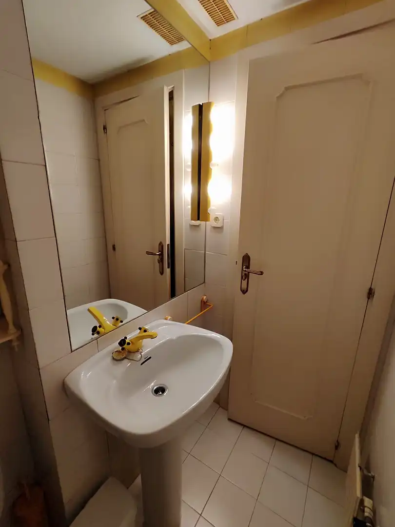 Bany de Pis de lloguer en Madrid amb Aire condicionat, Calefacció i Terrassa