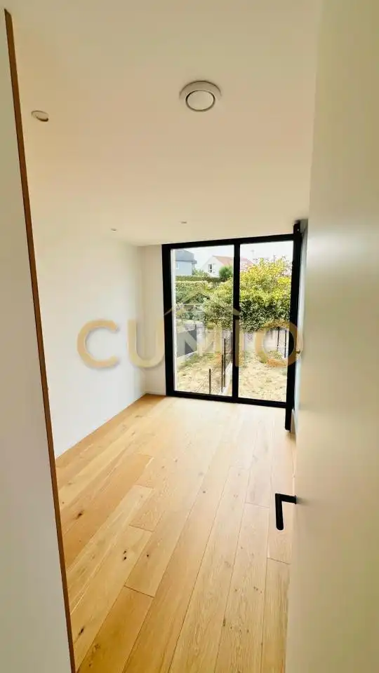 Schlafzimmer von Einfamilien-Reihenhaus zum Verkauf in Nigrán mit Heizung, Privatgarten und Terrasse