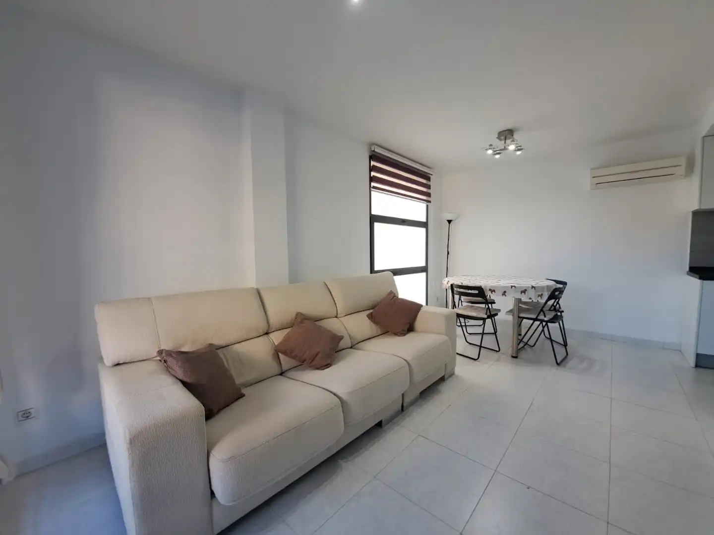 Sala d'estar de Apartament en venda en Moncofa amb Aire condicionat, Terrassa i Moblat