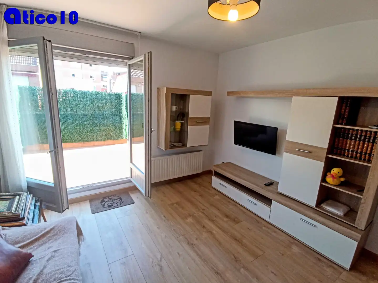 Living room of Attic for sale in Oviedo   with Heating, Parquet flooring and Terrace