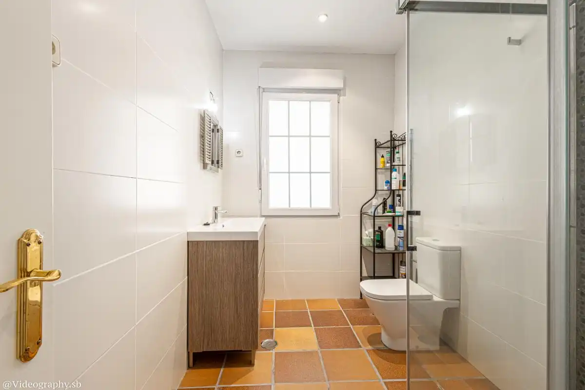 Baño de Casa o chalet en venta en Guadalajara con Aire acondicionado, Calefacción y Jardín privado
