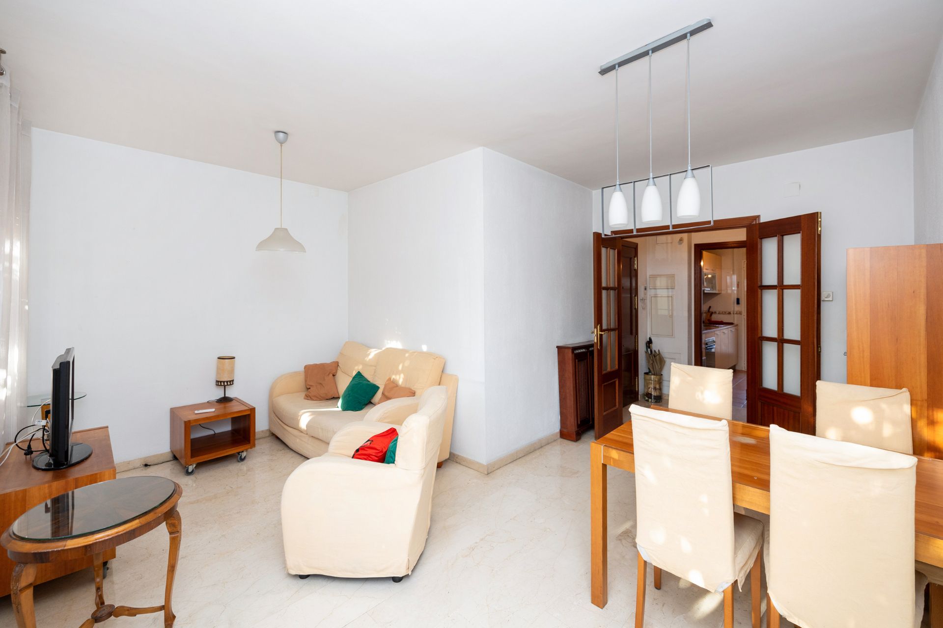 Sala de estar de Piso de alquiler en  Granada Capital con Aire acondicionado, Calefacción y Amueblado