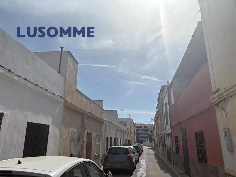 Adossat en venda a Calle Infantes