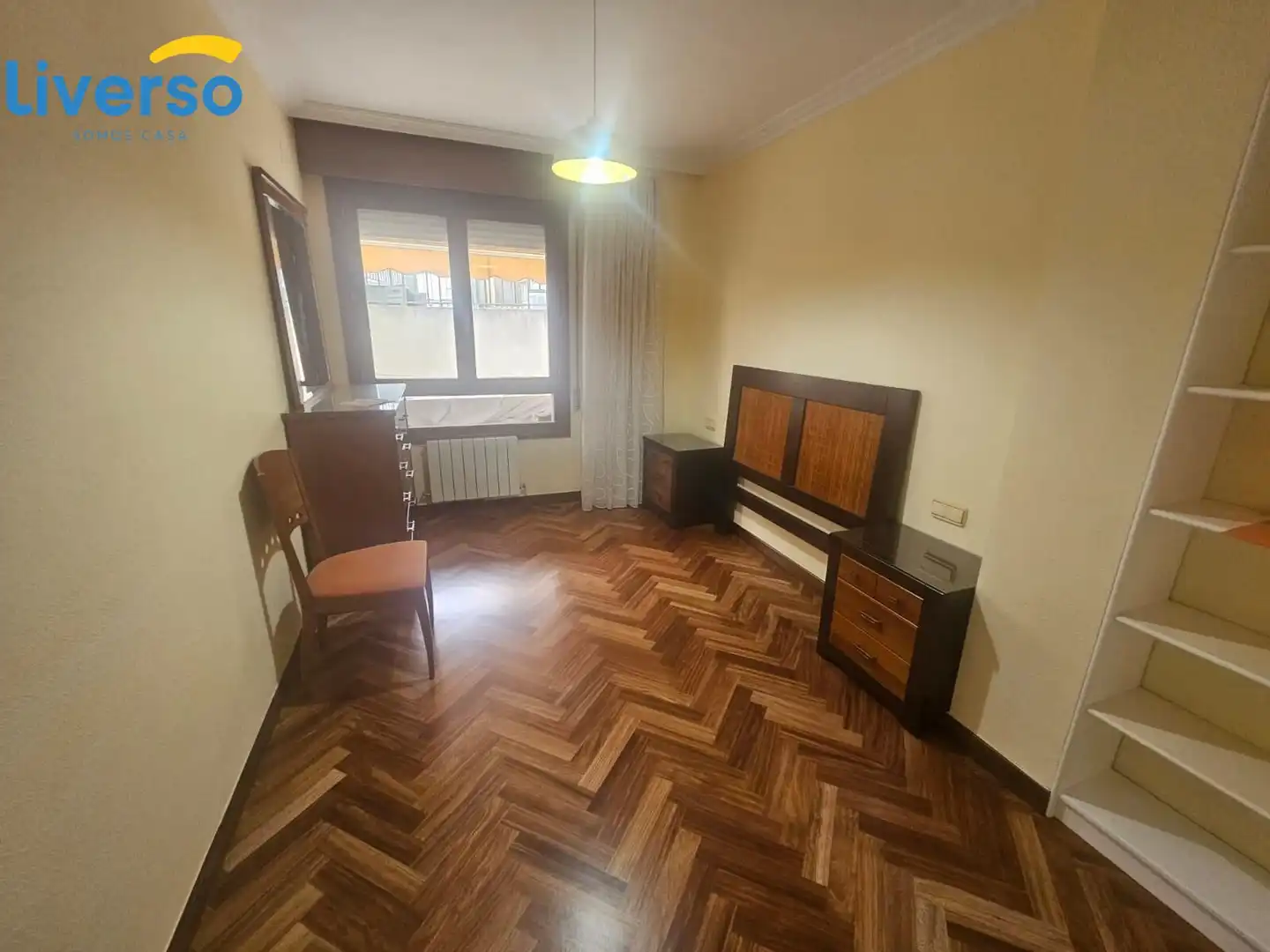 Bedroom of Flat for rent in Burgos  with Parquet flooring and Terrace