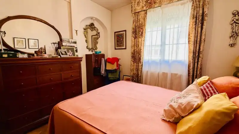 Dormitori de Casa o xalet en venda en El Espinar amb Calefacció, Jardí privat i Parquet