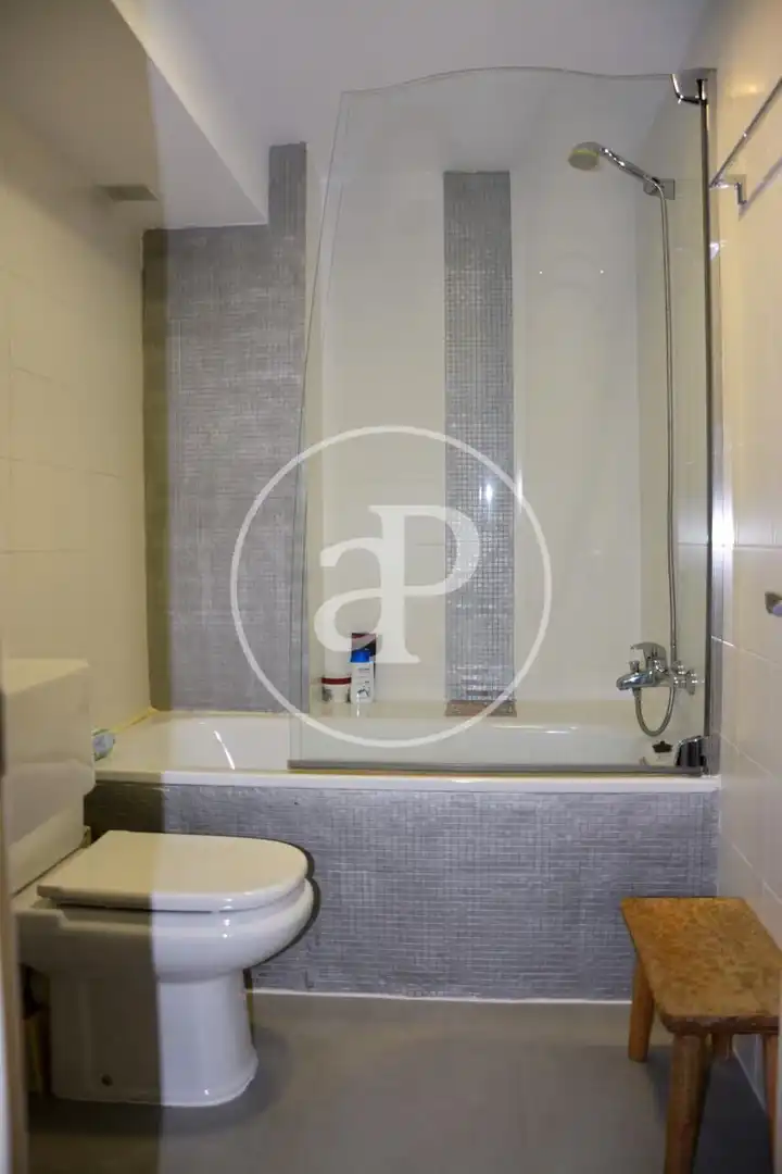 Badezimmer von Wohnung zum Verkauf in Valencia mit Heizung und Terrasse