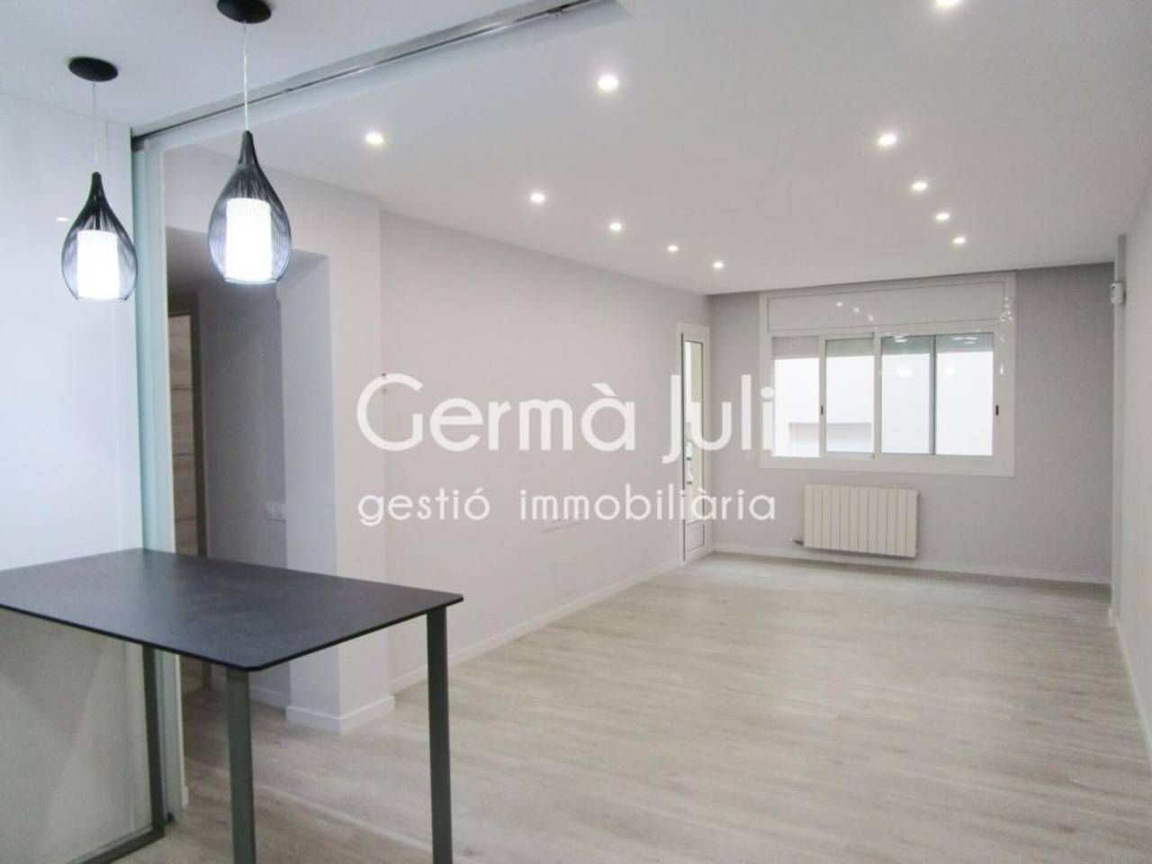 Exterior view of Flat to rent in Badalona  with Air Conditioner, Heating and Parquet flooring