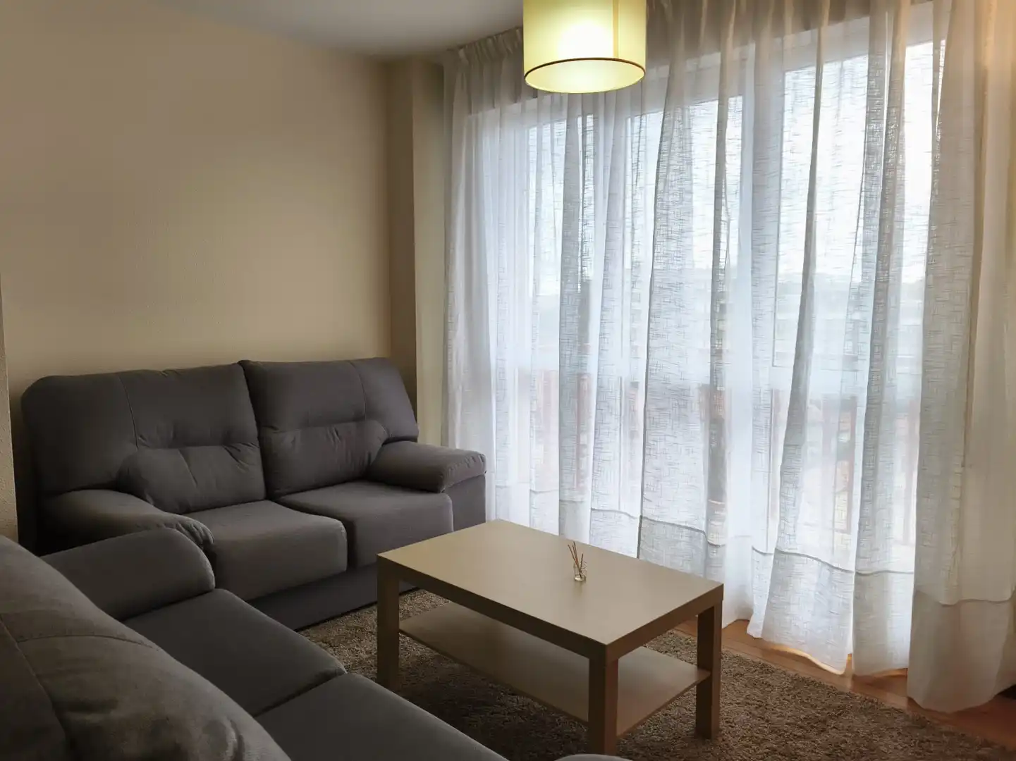 Wohnzimmer von Wohnung zur Miete in Camargo mit Parkett, Terrasse und Abstellraum