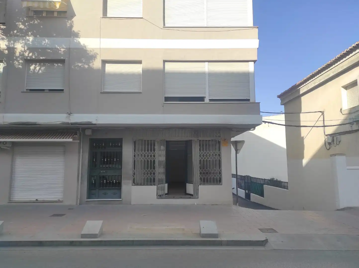 Local comercial en venda a Avenida José de Mora 31