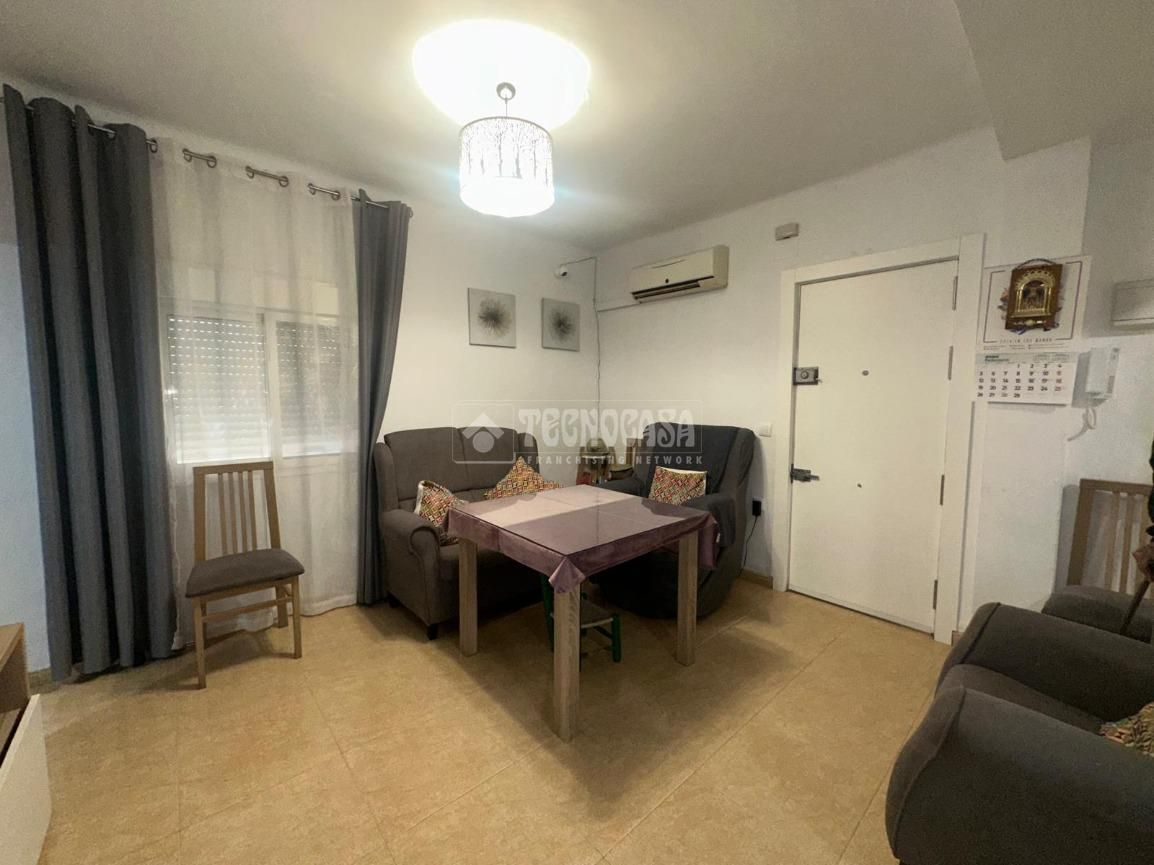 Sala de estar de Piso en venta en  Sevilla Capital