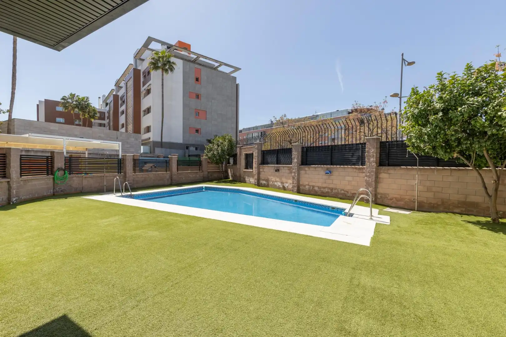 Piscina de Piso en venta en Armilla con Aire acondicionado, Calefacción y Piscina comunitaria