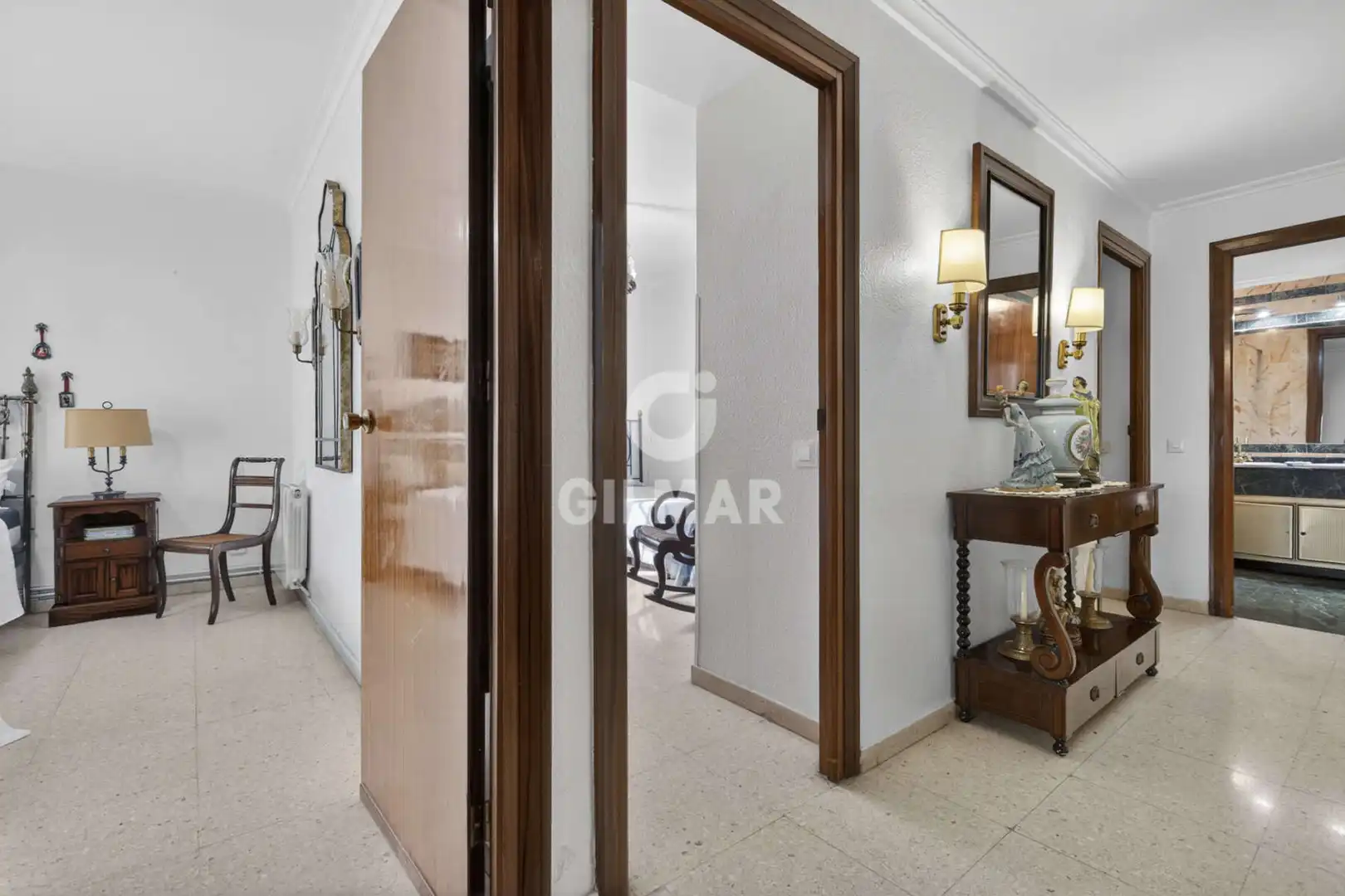Piso en venta en Sevilla con Calefacción y Balcón