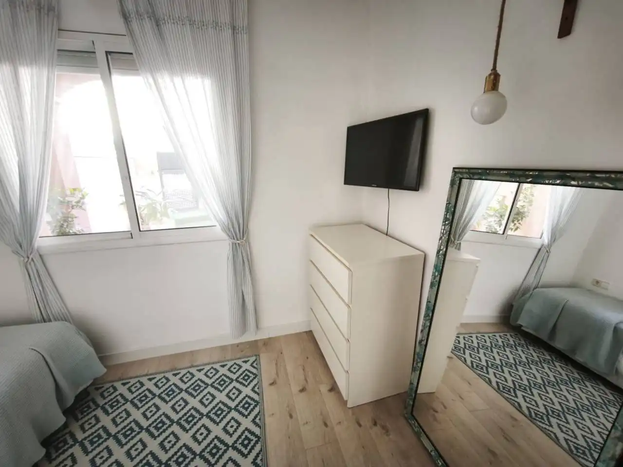 Habitación de Casa o chalet en venta en Santa Coloma de Gramenet con Aire acondicionado, Jardín privado y Parquet