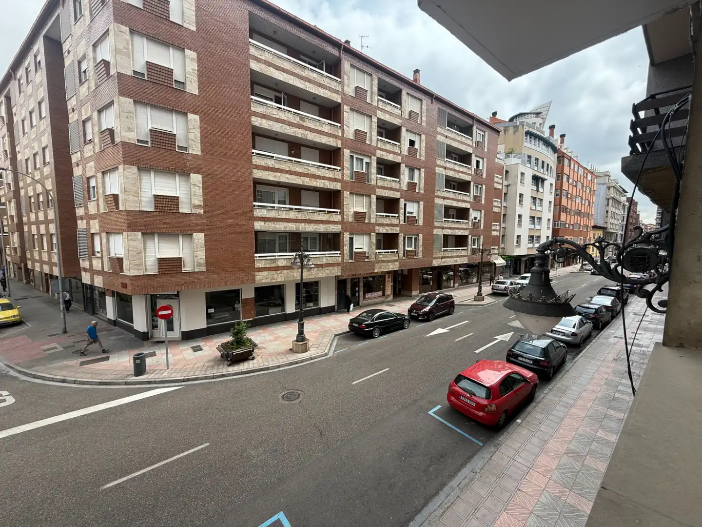 Vista exterior de Apartamento de alquiler en León Capital  con Calefacción, Parquet y Terraza