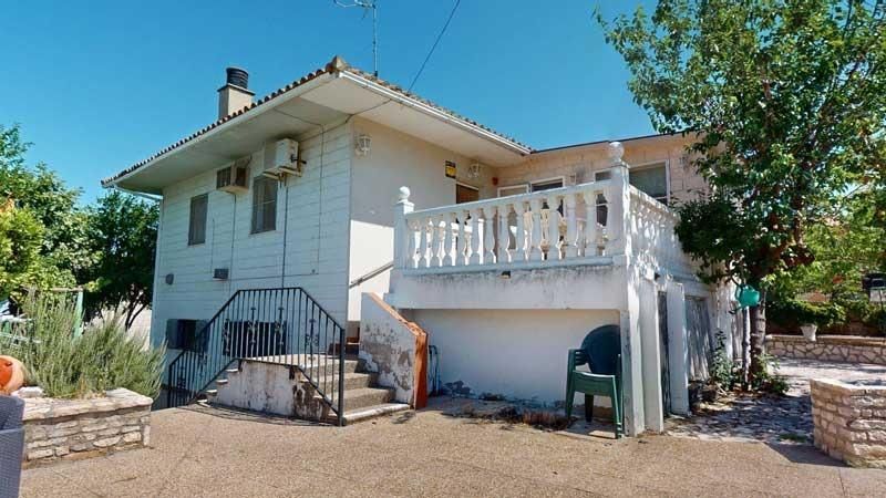Vista exterior de Casa o chalet en venta en Nuez de Ebro con Jardín privado, Terraza y Piscina comunitaria