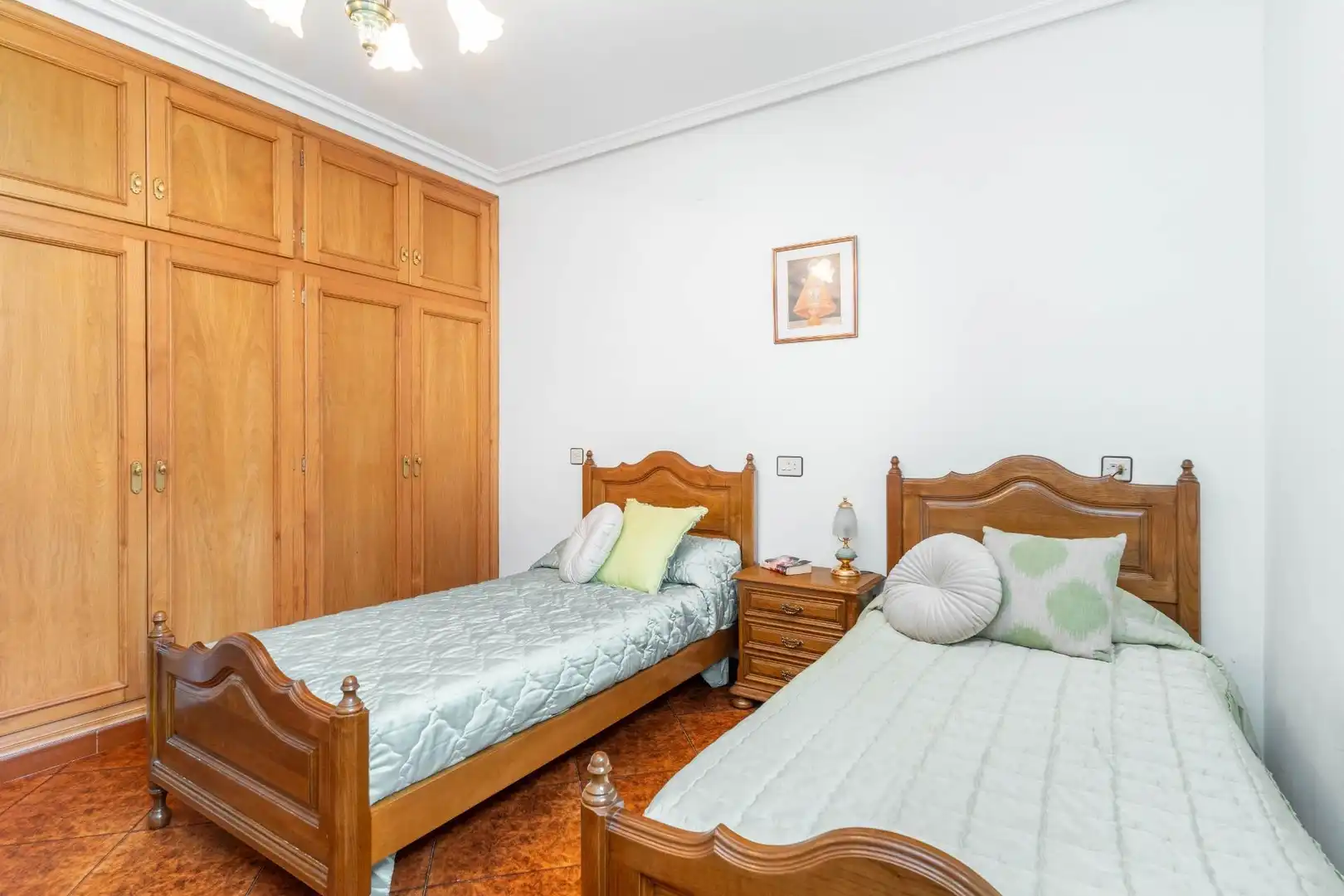 Dormitori de Casa o xalet en venda en Cangas del Narcea amb Calefacció, Terrassa i Moblat