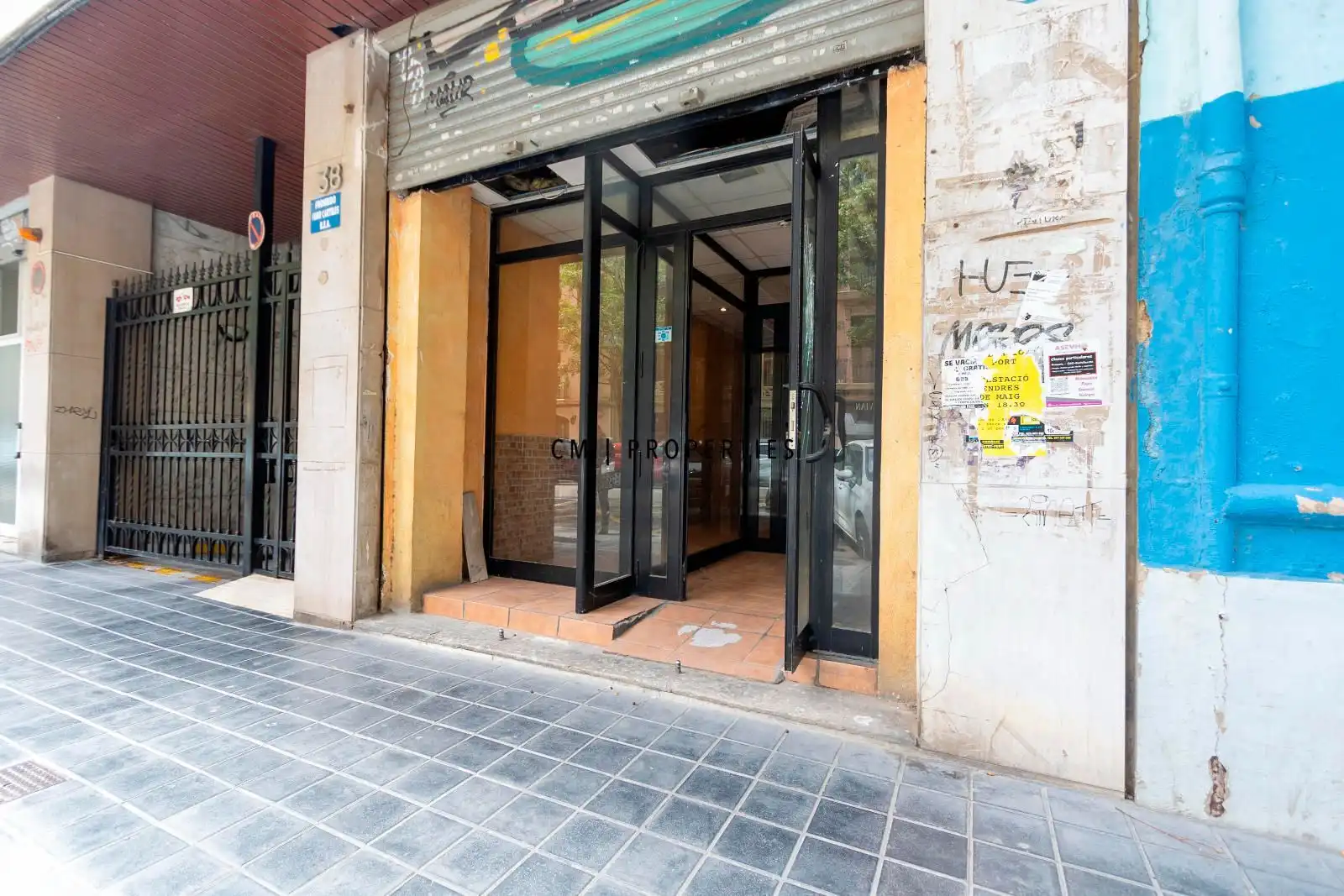 Vista exterior de Local en venta en Valencia con Terraza