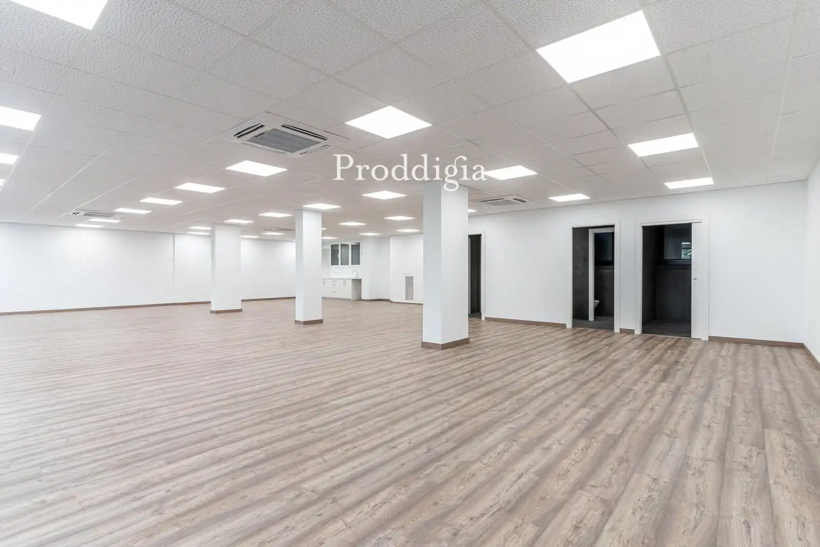 Office for rent in  Barcelona Capital  with Air Conditioner, Heating and Internet