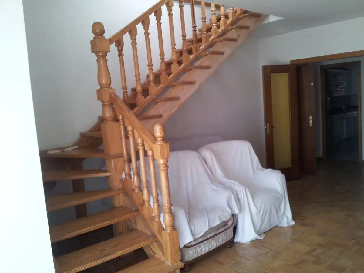 Maisonette zum Verkauf in Carrocera mit Heizung, Parkett und Abstellraum