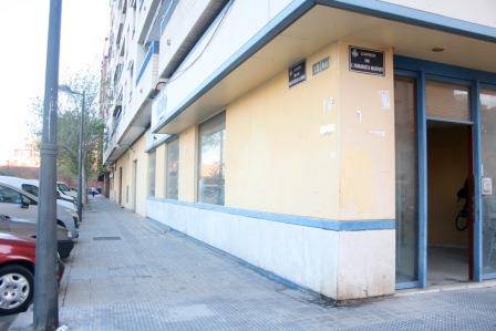 Local comercial en Alquiler en Carrer de l'Humanista Mariner en Safranar