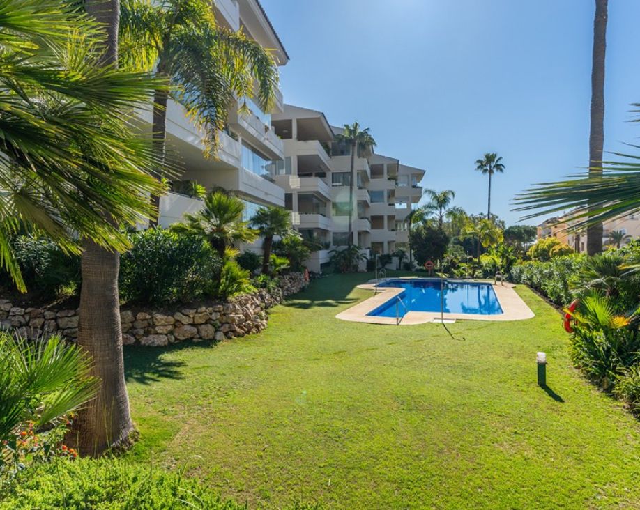 Garden of Flat for sale in Marbella  with Furnished, Oven and Washing machine