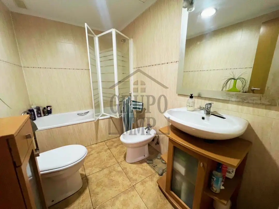 Bathroom of Flat for sale in Almazora / Almassora  with Air Conditioner, Heating and Storage room