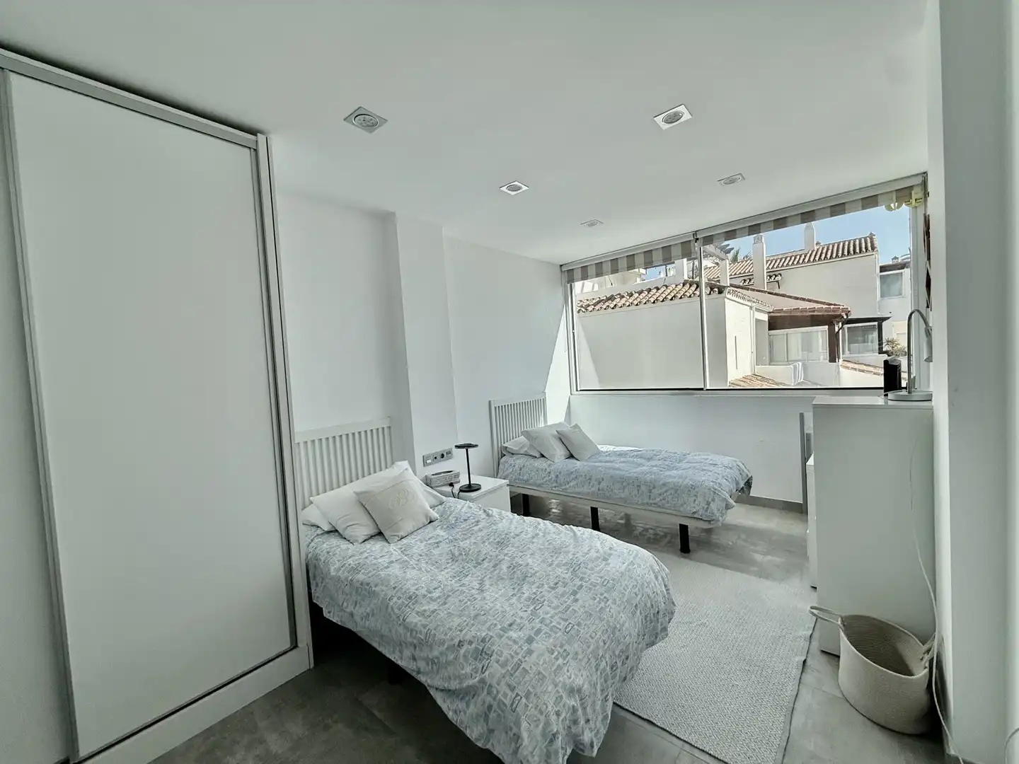Habitación de Casa adosada de alquiler en Marbella con Calefacción, Piscina y Amueblado
