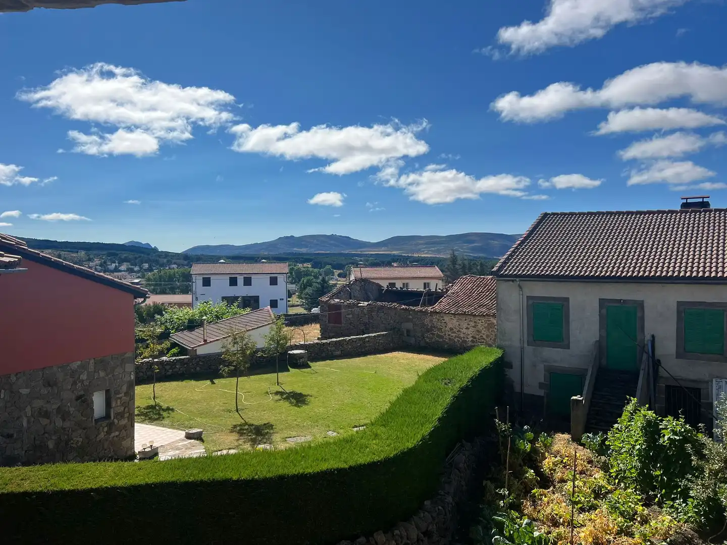 Vista exterior de Residencial en venta en Navarredonda de Gredos