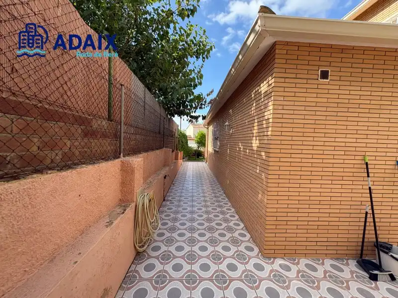 Exterior view of Houses for sale in Roda de Berà  with Air Conditioner, Heating and Terrace